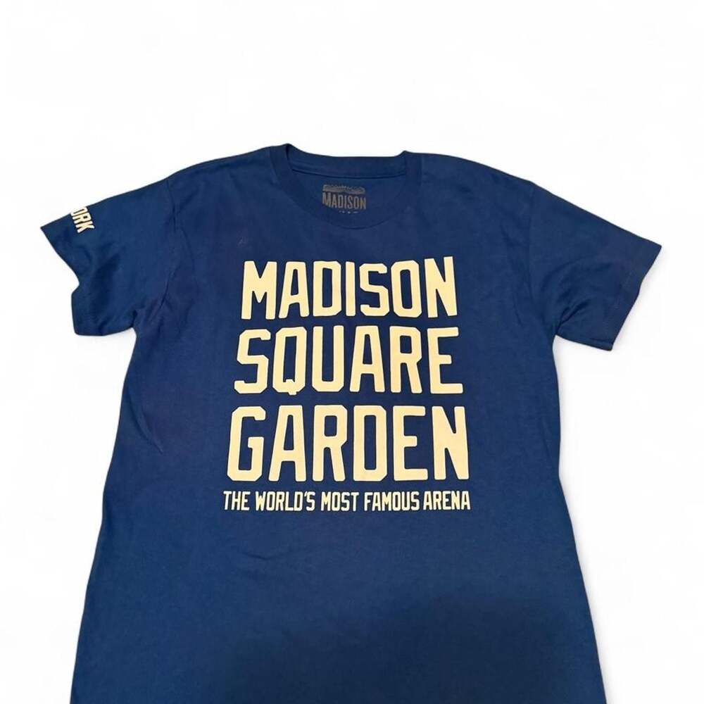 Madison Square Garden The World's Most Famous Arena T-Shirt Youth Medium